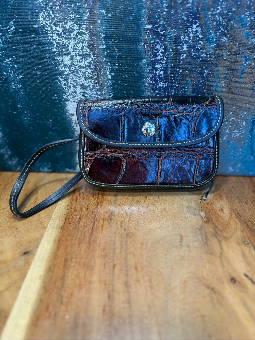Dooney & Bourke Vintage Y2K Croc Embossed Leather Wristlet Mahogany - Picture 3 of 11